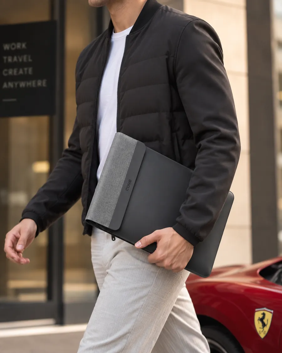 Carrying a laptop in Cove Pro